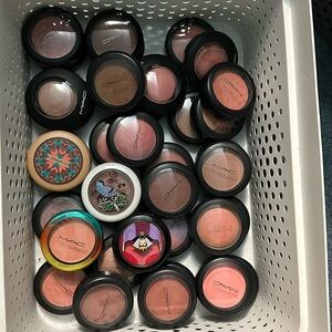 Huge lot of MAC blushes
